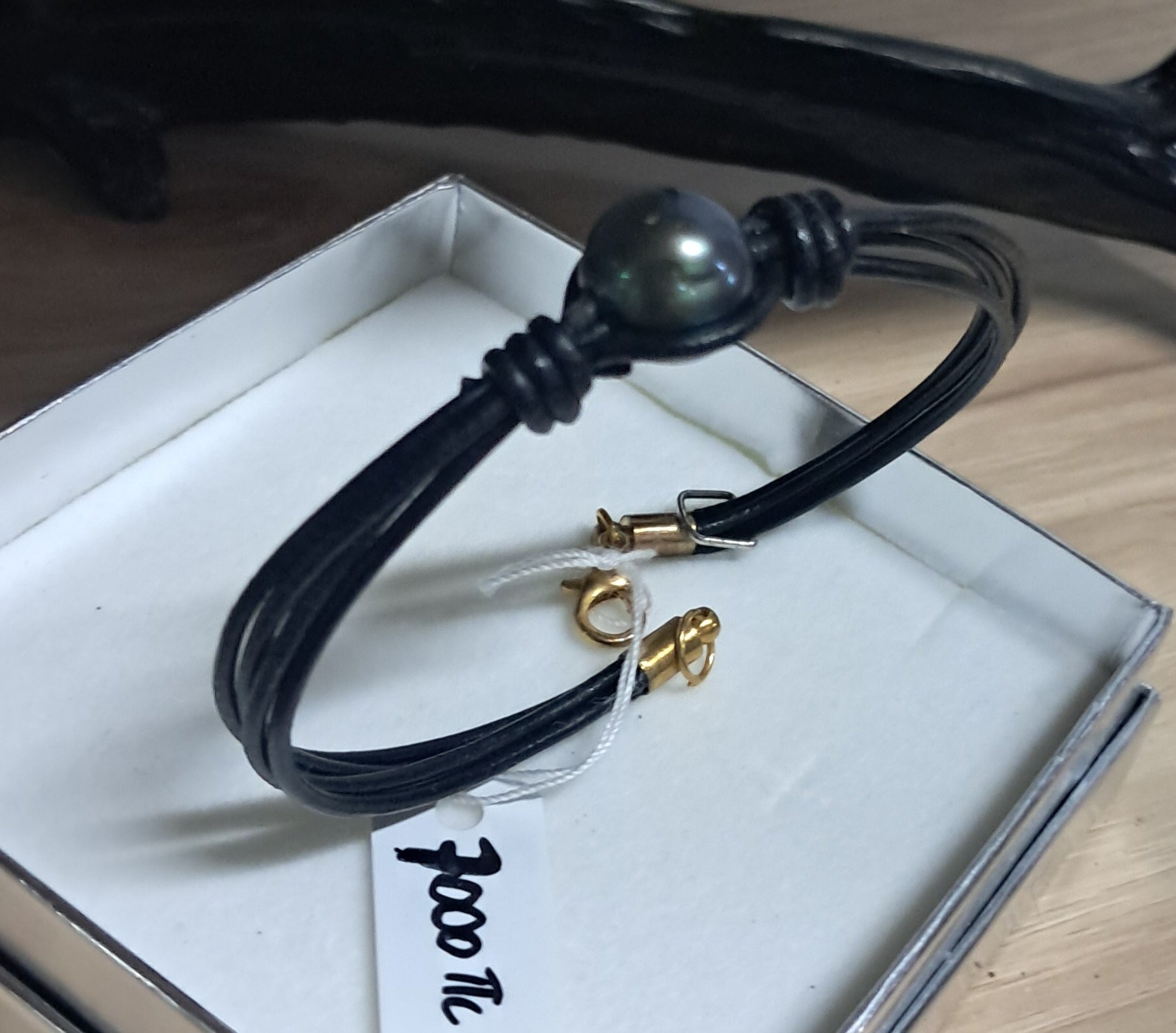 Bracelet cuir et perle de culture de Tahiti