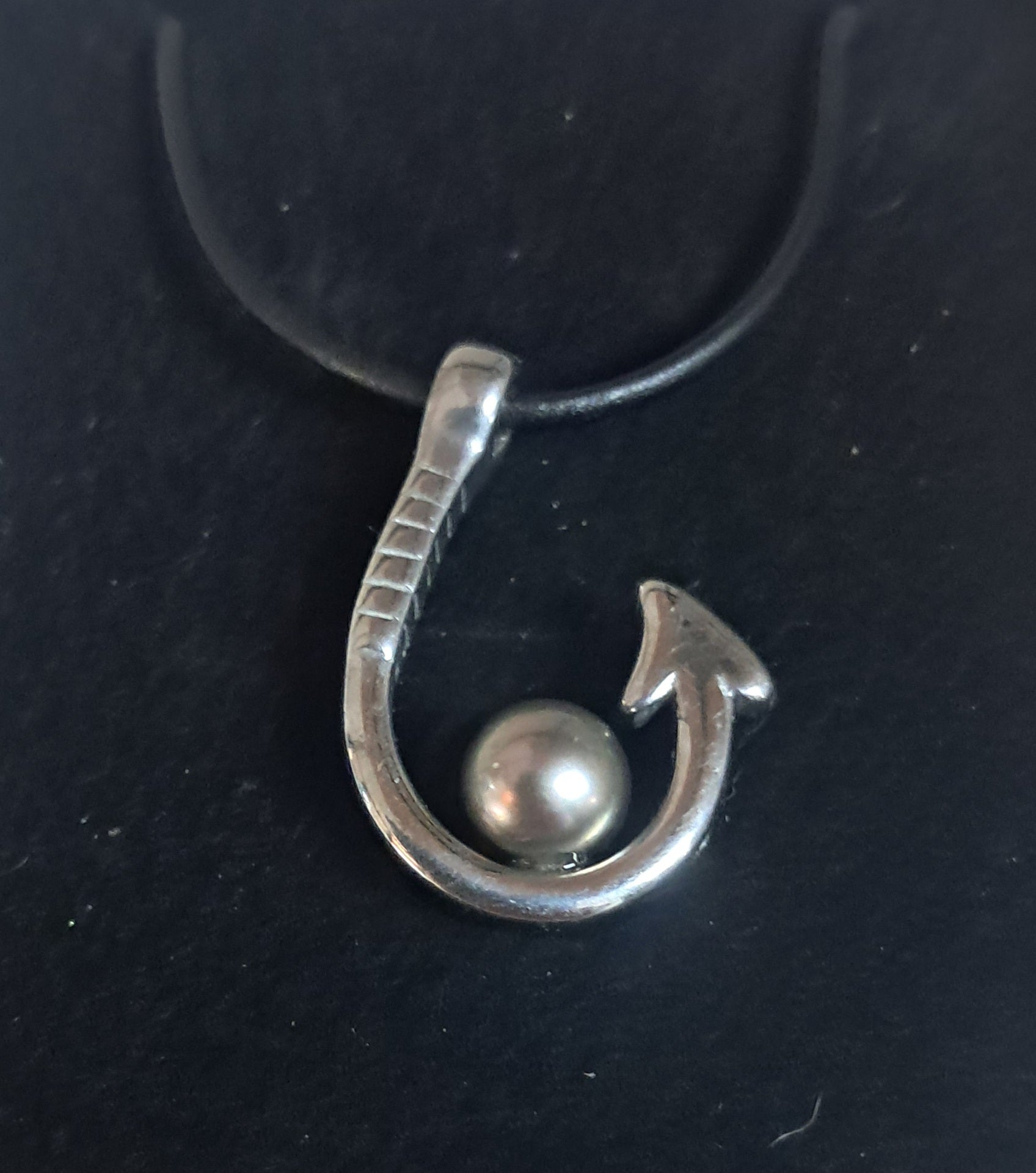 Pendentif inoxydable et perles de culture de Tahiti